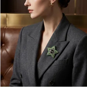 Vintage ster kristal broche voor vrouwen, groene strass pak speld mode accessoires.