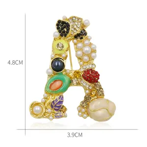 Modische letter A strass parel legering broche pin elegante dames kleding accessoires