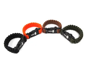 Überleben Paracord Armband mit Pfeife und Feuerstarter nützliche Detailansicht hier.