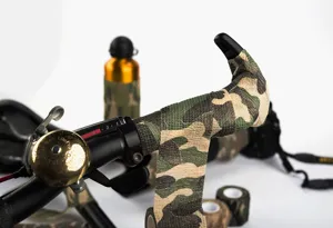 Detailansicht des Camouflage Lenkerbands für Fahrräder mit elastischer Struktur.
