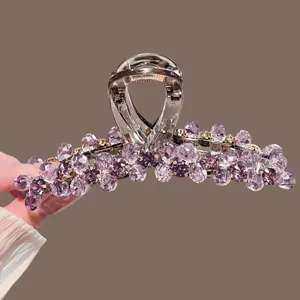 Grande pince à cheveux en cristal violet, élégant pince requin pour cheveux épais vue principale.