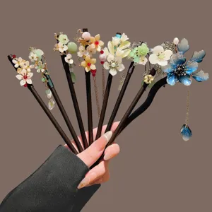 Neo Chinese Vintage Wooden Hair Stick Floral Tassel Pendant Handmade Hair Pin Hanfu Accessories For Women Decorative Headwear