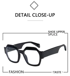 Elegante schwarze geometrische Brille mit breitem Gestell für Damen und Herren. Ideal Alltag.