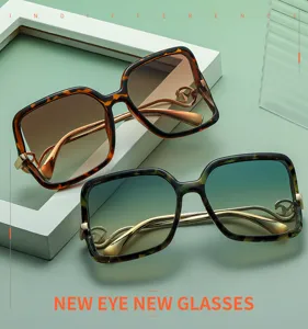 Gafas de sol cat-eye elegantes con montura carey y patillas metálicas M6273