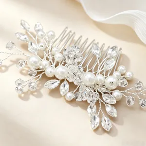 Bridal pearl crystal hair comb detail, elegant wedding hairpiece for women and brides accessory.