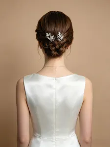 Elegant bridal crystal hair pin vintage pearl wedding hair accessories detail view