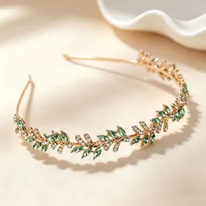 Exquisite gold-plated leaf rhinestone hair hoop, elegant bridal banquet hair accessory detail.