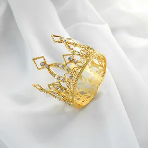 Mini Strass Goldkrone Detailansicht, perfekte Legierungs-Tiara für Geburtstagstorte.