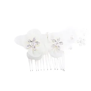 Peigne à cheveux de mariée en strass, accessoires floraux blancs pour mariage et fête.