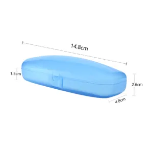 Durchsichtige blaue Brillenbox aus Kunststoff, leichte tragbare Aufbewahrungsbox für Brillen.