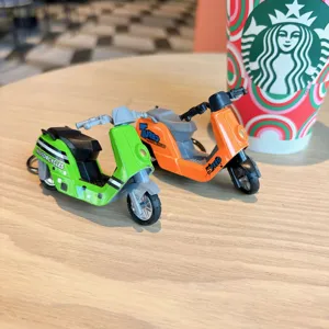 Creative Q-version alloy motorcycle keychain miniature vehicle model bag pendant gift wholesale