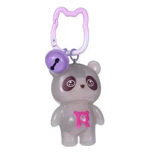 Simpatico portachiavi panda luminoso con campanella viola e gancio a orecchio di gatto.