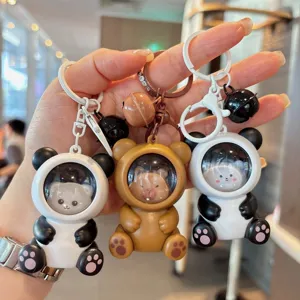 Schattige panda beren ruimtecapsule sleutelhanger, creatieve tassenhanger voor sleutels.