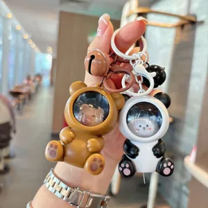 Leuke cartoon beer panda sleutelhanger astronaut capsule rugzak hanger decoratief cadeautje