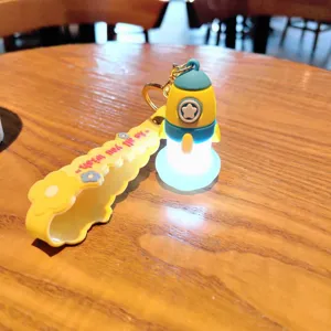 Kreativer raketen leuchtender schlüsselanhänger LED nachtlicht süßer taschenanhänger geschenk.