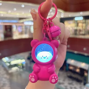 Schattige roze beren sleutelhanger nachtlampje, draagbare tassenhanger en oplichtend ornament.