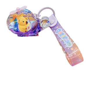 Leuke drijvende vliegtuig capibara sleutelhanger van acryl met zand mooie tas hanger cadeau.