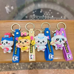 Schattige Chiikawa anime PVC sleutelhanger met figuurhanger, gedetailleerd zicht.