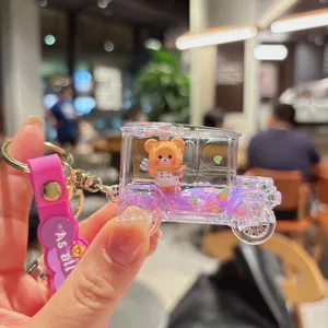 Transparenter Acryl Treibsand Auto Bär Schlüsselanhänger süßer Cartoon Taschenanhänger.