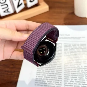 Cinturino per orologio in nylon viola compatibile con smartwatch, morbido cinturino in tessuto.