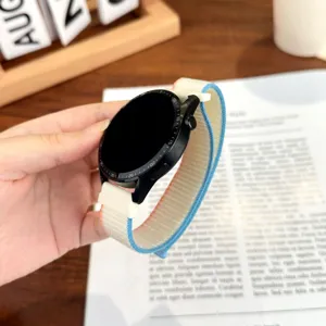 Cinturino per orologio in nylon a loop, vista dettagliata, compatibile con smartwatch.