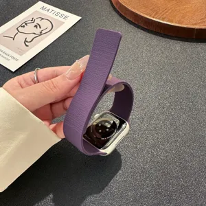 Details des Magnet-Silikon-Uhrenarmbands mit Litschi-Textur für die Apple Watch Serie.