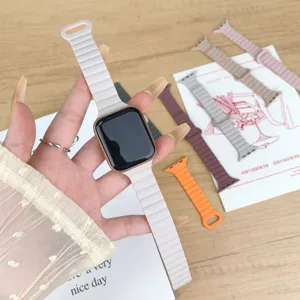 Silikon magnetisches Uhrenarmband Ersatzarmband kompatibel mit Smartwatch, bequem und stilvoll.
