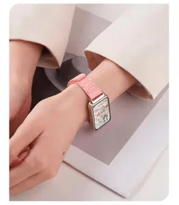 Rosa Silikon magnetisches Ersatzarmband für Smartwatch, bequem, stilvoll und einfach zu tragen.