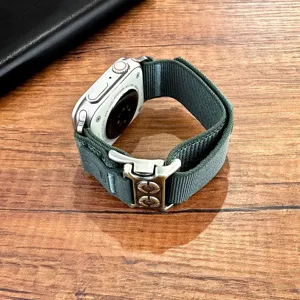 Cinturino per orologio in nylon tattico compatibile con Apple Watch Ultra, banda verde militare.