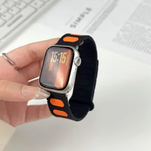 Λουράκι ρολογιού σιλικόνης για Apple Watch Ultra SE σειρά, μαύρο και πορτοκαλί σχέδιο.