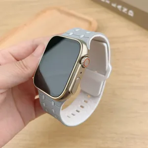 Cinturino di ricambio in silicone compatibile con stile ultra oro cassa smartwatch.