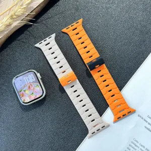 Cinturino in silicone magnetico bicolore compatibile con Apple Watch Ultra SE Serie.