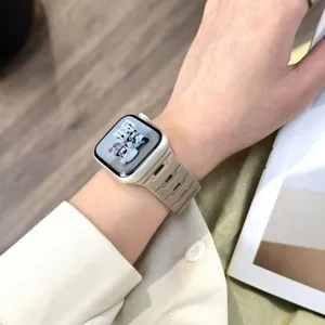 Cinturino per orologio in silicone magnetico per Apple Watch, design a squame.