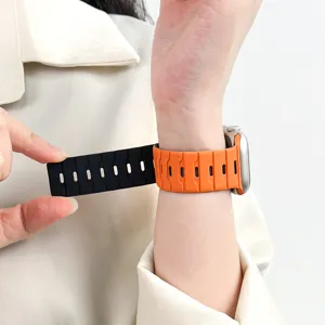 Cinturino per orologio in silicone magnetico drago bicolore di ricambio Apple Watch Ultra SE