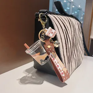Kreativer Treibsand Milchtee Schlüsselanhänger Acryl Flasche süße Schultasche Anhänger