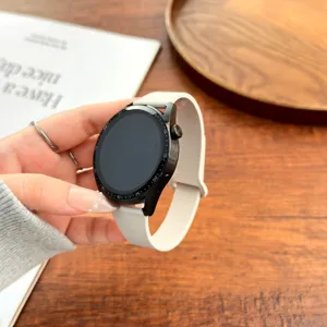 Gedetailleerd overzicht van vervangende siliconen horlogeband met litchi-textuur voor smartwatch.
