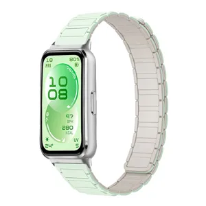 Silikon magnetisches Uhrenarmband Ersatz für Huawei Band 11 Pro, bequemes grünes Band.