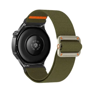 Gedetailleerd overzicht van de militaire groene nylon horlogeband met metalen gesp.