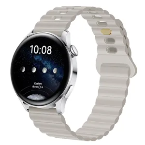 Vista detallada de la correa de reloj de silicona con diseño ondulado para relojes inteligentes.