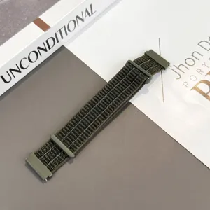 Militärgrün Nylon Uhrenarmband Ersatzarmband atmungsaktiv gewebt Doppelsegment Design für Smartwatch.