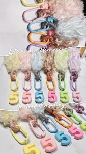 Ciondolo per borsa con nappina digitale fai-da-te colorata portachiavi con filato soffice.