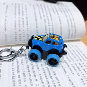 Alloy monster truck keychain, pull-back off-road car model, cute bag pendant for daily use.