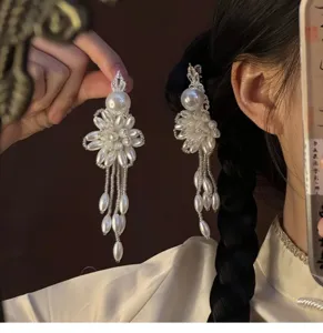 Elegant pearl flower tassel hair clip vintage side clip luxury hair accessory for women