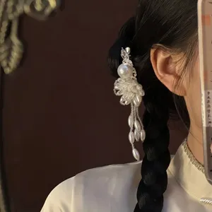 Elegant pearl tassel hair clip for women, exquisite floral design hair accessory for daily wear.