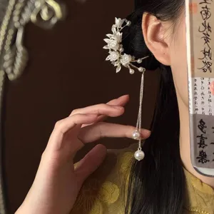 Détail exquis de fourche à cheveux à pampilles de perles chinoises, épingle élégante.
