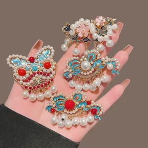Wunderschöne traditionelle chinesische Haarklammern, elegante Kunstperlen Emaille Spangen.