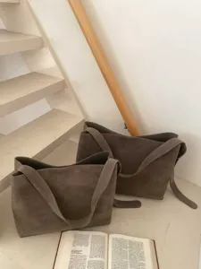 Large capacity suede shoulder tote bag for women, stylish commuter bag with chic Maillard style texture.
