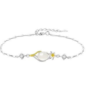 Elegant white chalcedony flower bracelet for women, stylish new Chinese style jewelry gift.