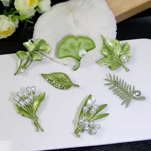 Donna Moda Pianta Foglia d'Acero Ginkgo Spilla Pin Smalto Perla Abito Accessori Letterario Retro Corsetto Gioielli Regalo