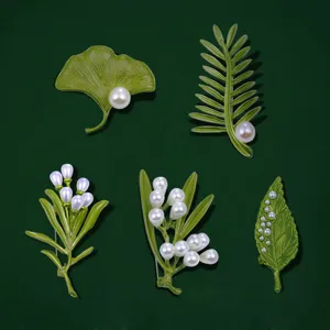Set 5 spille perle piante vintage, eleganti spille a foglia smalto verde per accessori donna.